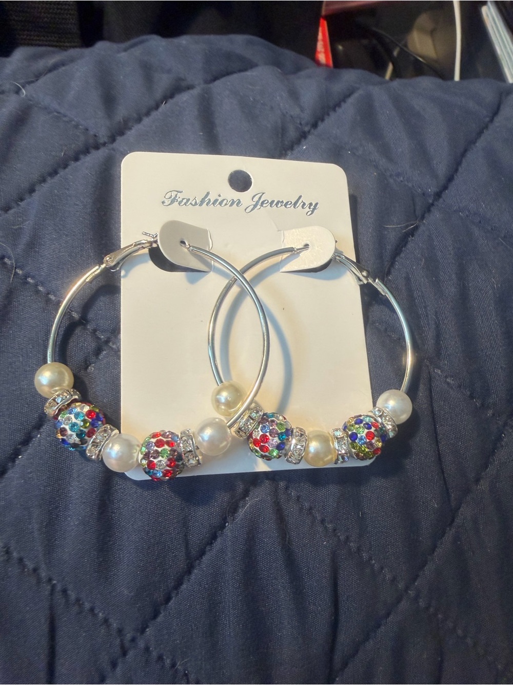 Fashion Jewelry Silver Hoop Earrings with Rainbow Crystal and Pearl Beads